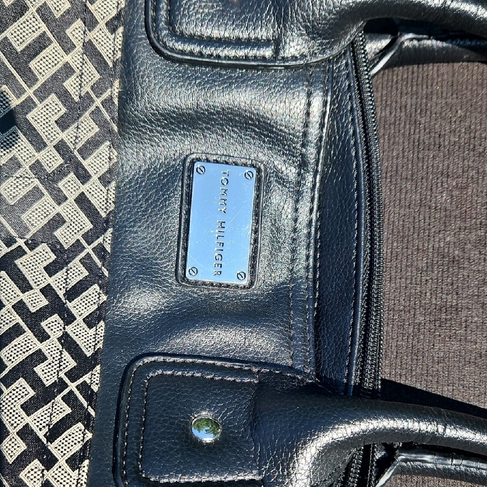 Tommy Hilfiger Black‎ and White Patterned Tote - Picture 2 of 7